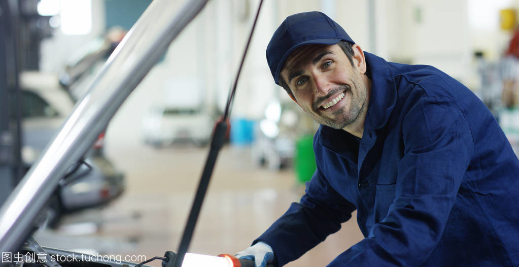 专业汽车服务 全面维护与故障诊断